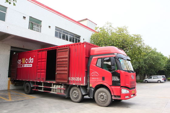 Chất nhũ hóa bánh Compound Poniard CP617 dạng hạt sáp màu vàng nhạt giúp tăng tốc độ sục khí và hạn sử dụng 12 tháng